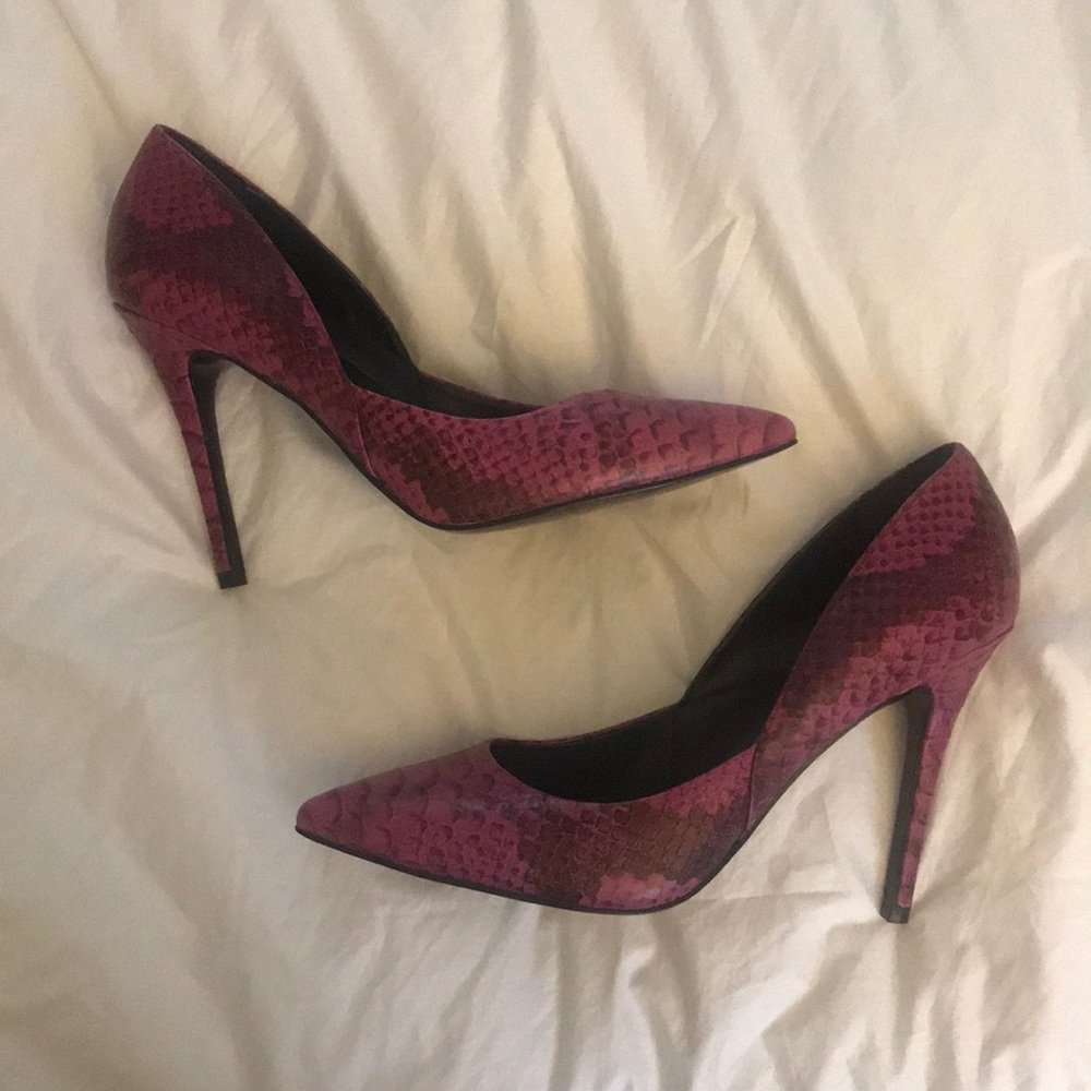 NWOB Charles David Snake Print Heels